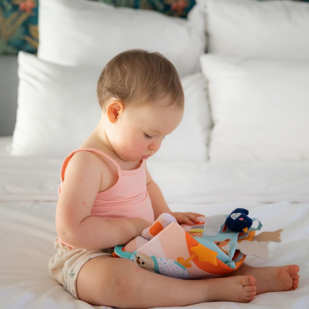 Sophie La Girafe Discovery Book - Perfect for On the Go Use